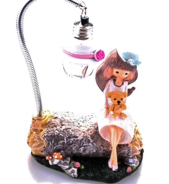 BUFFER® Kaya Üzerine Oturan Kız Biblo