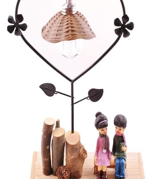 BUFFER® Bankta Oturan Romantik Çift Temalı Büyük Boy Masa Lambası Biblo